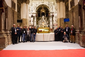 IL PONTE DELLA VENICE MARATHON E LA SFIDA DELLA CHIATTA A VENEZIA: IL VIAGGIO STORICO DI SAN PIO X IDEATO E COORDINATO DA 593 STUDIO