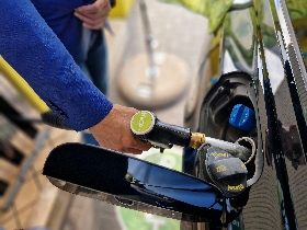 APRE AD ASTI IL PRIMO DISTRIBUTORE PIEMONTESE DI ECODIESEL HVO100 